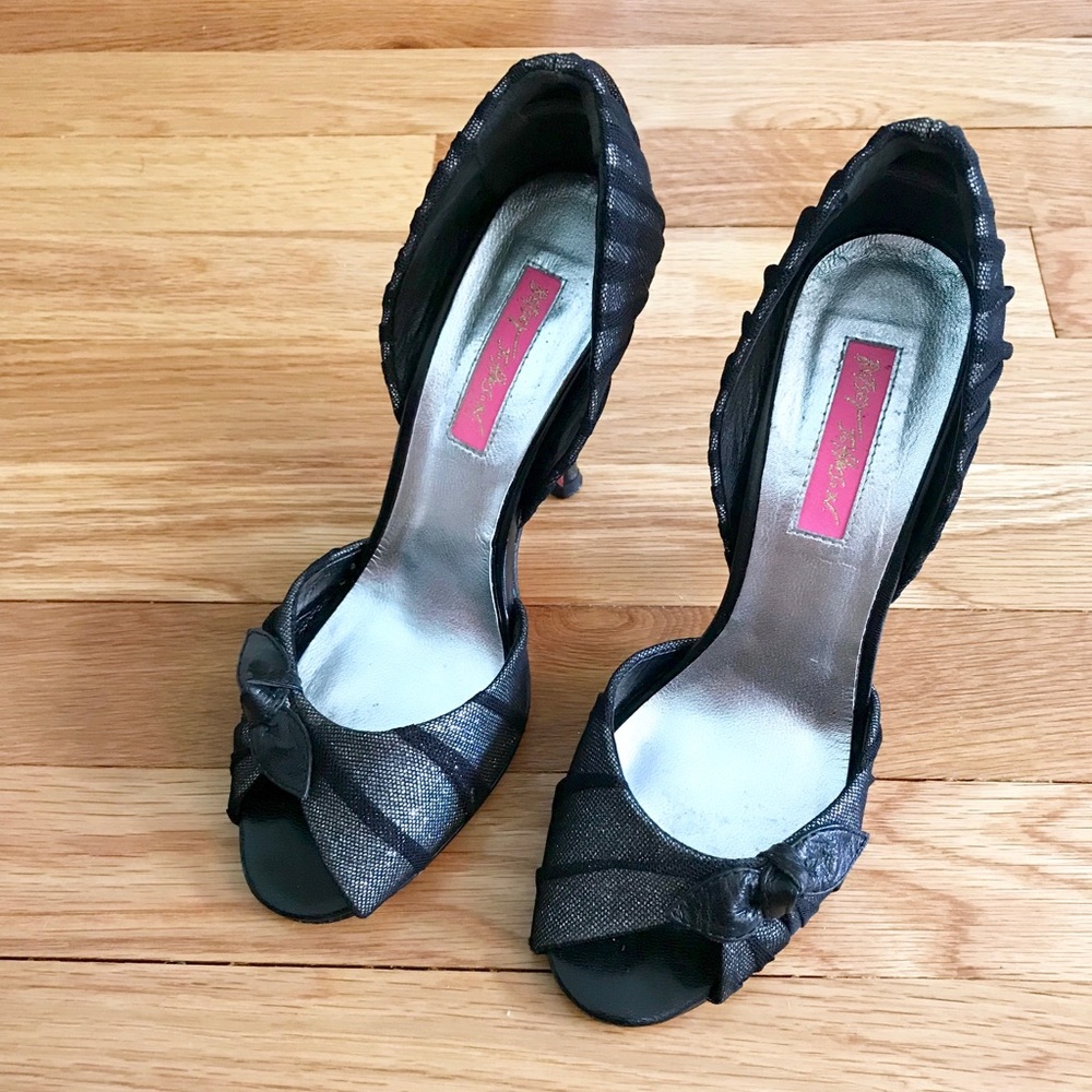 Betsey Johnson 🌸 Black and Silver Peep Toe Heels